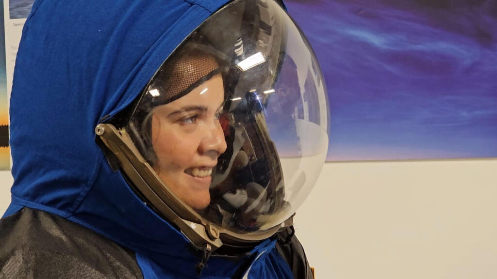 Columna | “Los pies en el suelo y la mente en el cielo”: el rumbo de una chilena hacia el espacio